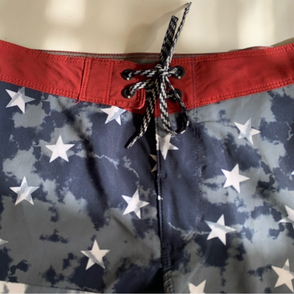 Hurley American Flag Board Shorts- Sz 28 - Picture 4 of 9